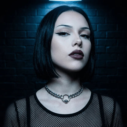 O-Chain Choker worn, portrait